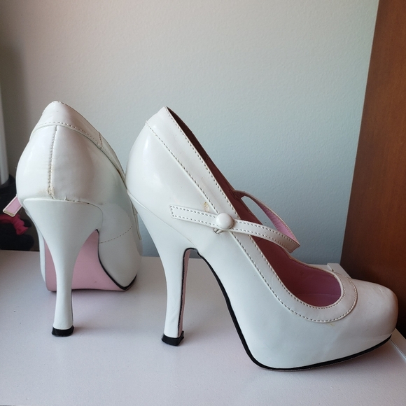 Retro Pin-up Style White Mary Jane Platform Heels, 6 - Picture 4 of 9